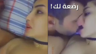 عراقية تأمر زوجها ان يرضع نهديها - سكس عراقي